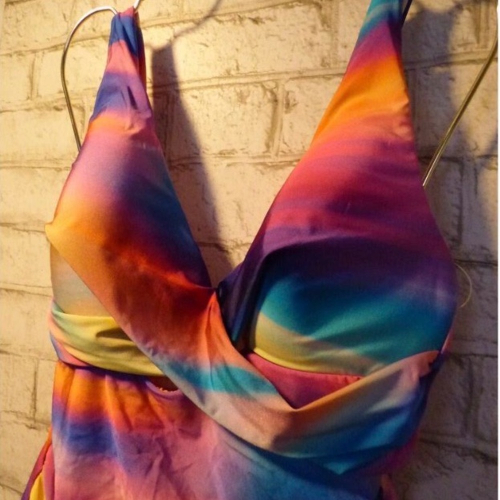 La Blanca Sunset Cross Front Keyhole One Piece Swimsuit 10 NEW - Picture 4 of 4